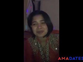 Pakistaanse aunty leest smerig vies gedicht in the matter of Punjabi taal