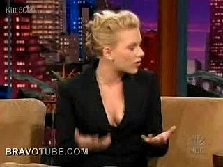 Scarlett Johansson İnanılmaz Sıcak Dilinim At Jest Leno'nun göster