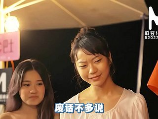国产麻豆传媒作品/MTVQ6-EP2麻豆恋爱巴士-节目篇 002/免费观看
