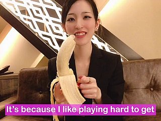 Bananen -Blowjob, um das Kondom anzuziehen! Japanischer Amateur Handjob