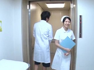 Cum wide mond eindigend voor perverse Japanse verpleegster Sakamoto Sumire