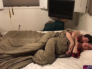 Stiefmoeder deelt bed met stiefzoon - Erin Electra