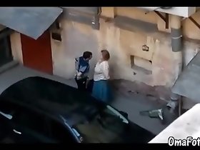 OmaFotzE Amatur Nenek Seks di Belakang Carriageway