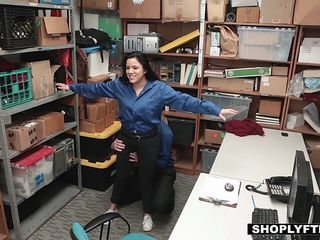ShopLyfter - LP officier humilie Clever Thief Teen