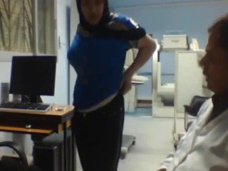 doktor mengongkek hijabi yang